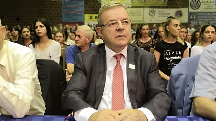 Tri generacije u Pokretu